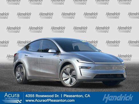 Used 2026 Tesla Model Y 2WD image 1