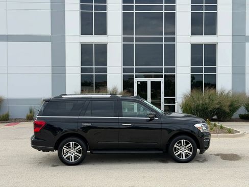 Used 2024 Ford Expedition Limited RWD image 4