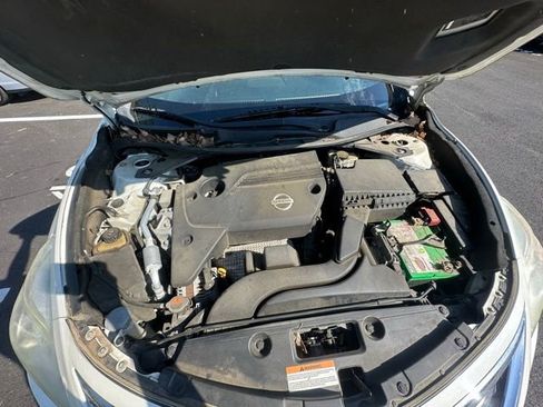 Used 2014 Nissan Altima 2.5 S w/ Display Audio Package FWD image 14
