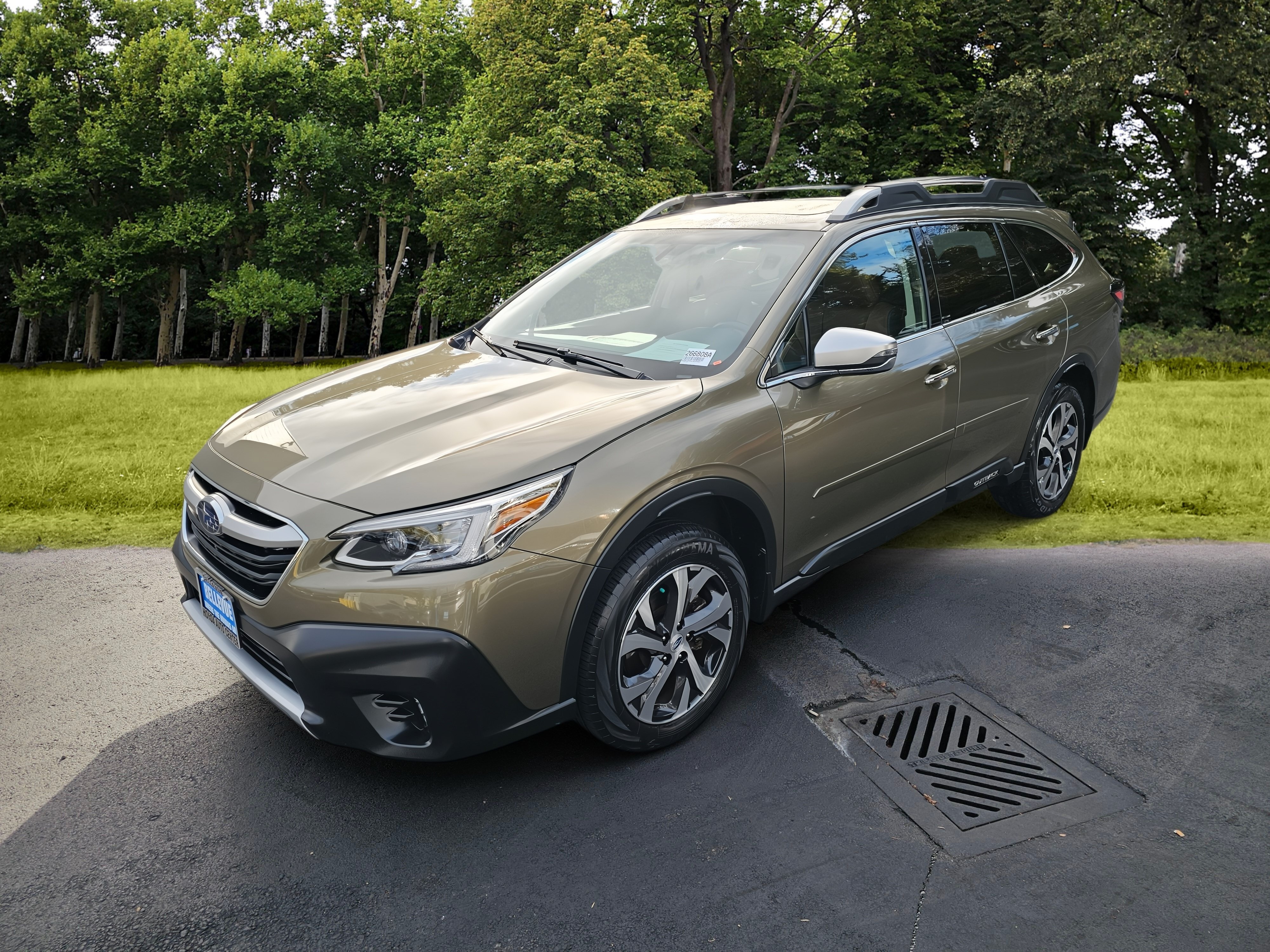 Used 2020 Subaru Outback Touring XT AWD/4WD image 3