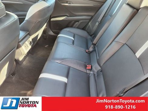 Used 2025 Toyota Camry SE image 31