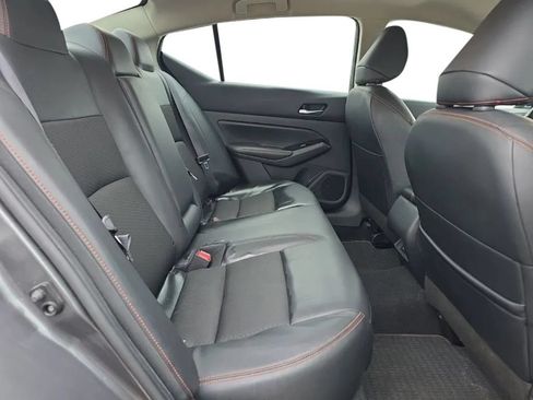 Used 2024 Nissan Altima 2.5 SR FWD image 15