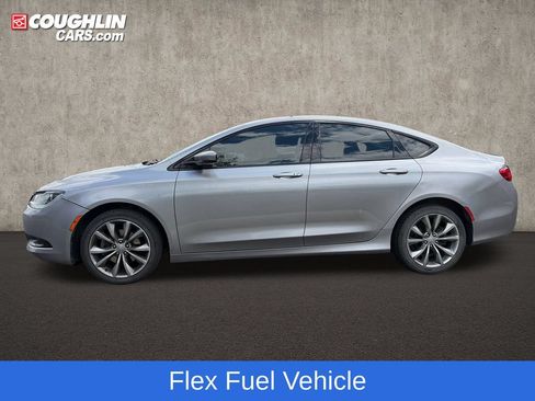 Used 2016 Chrysler 200 S w/ Comfort Group FWD image 5