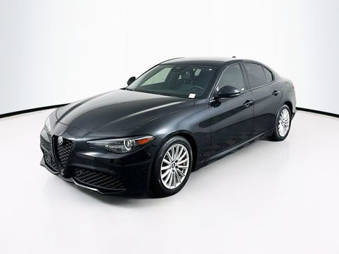 Used 2022 Alfa Romeo Giulia Sprint image 3
