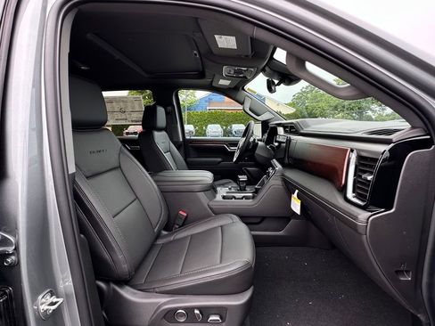 New 2026 GMC Sierra 1500 Denali w/ Denali Reserve Package AWD/4WD image 11