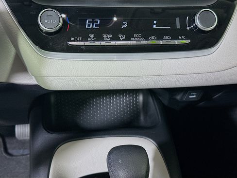 Used 2023 Toyota Corolla LE w/ LE Convenience Package FWD image 23