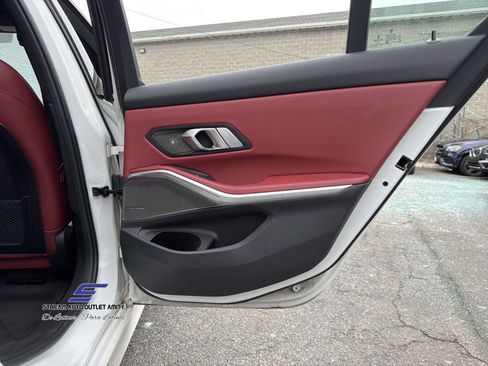 Used 2023 BMW 330i xDrive 330i xDrive w/ Premium Package image 17