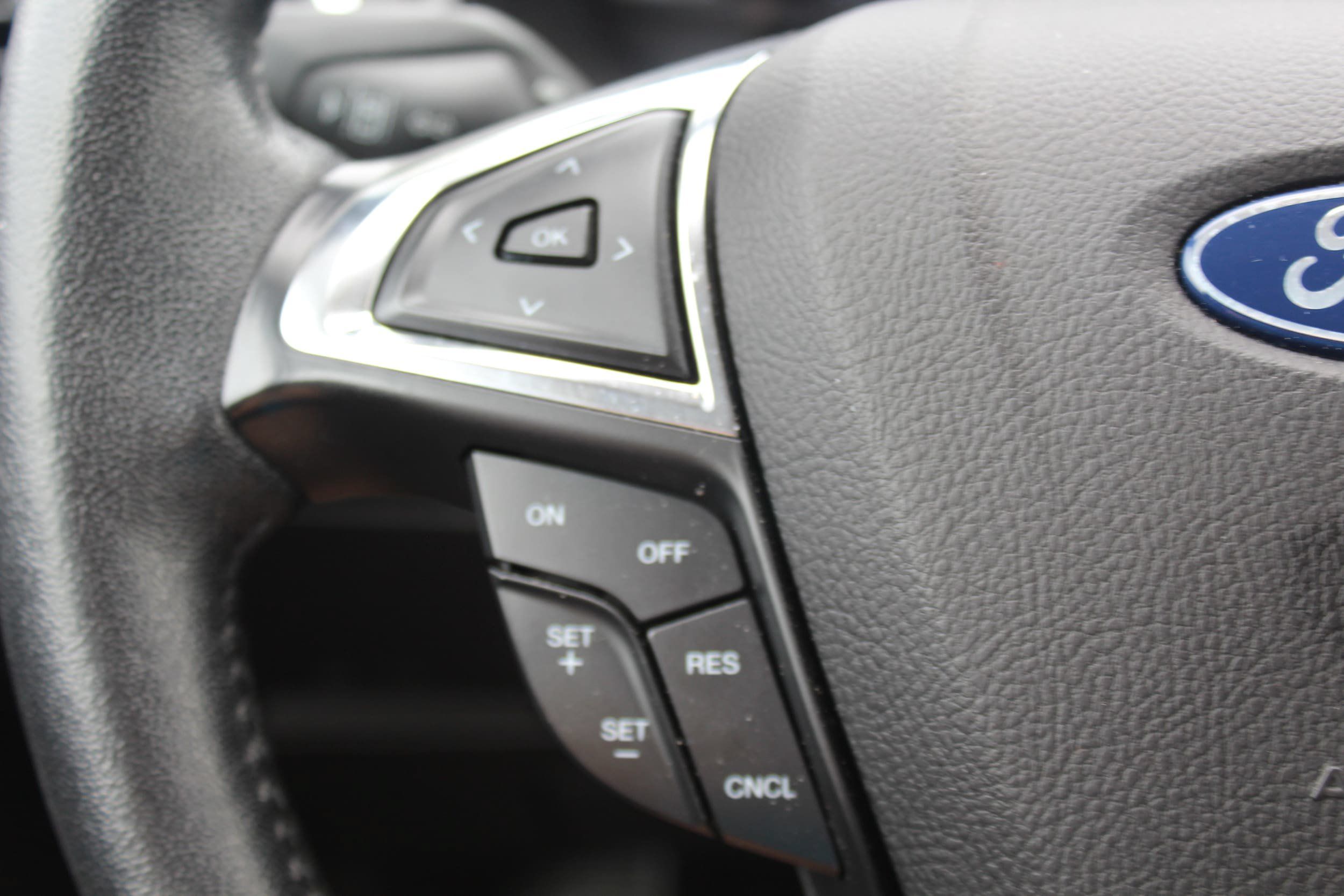Used 2022 Ford Edge Titanium AWD/4WD image 10