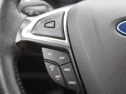 Used 2022 Ford Edge Titanium AWD/4WD image 10