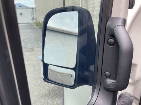Used 2025 Mercedes-Benz Sprinter 2500 image 10