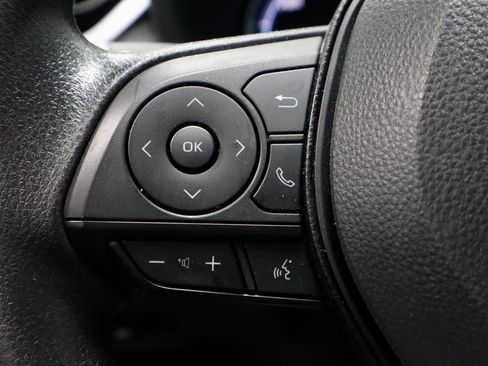 Used 2025 Toyota RAV4 XLE AWD/4WD image 25