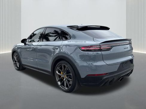 Used 2022 Porsche Cayenne Turbo GT image 6
