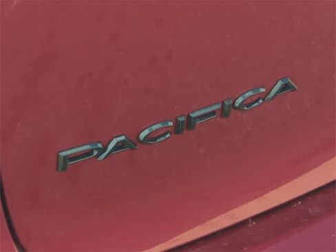 New 2026 Chrysler Pacifica Select image 13