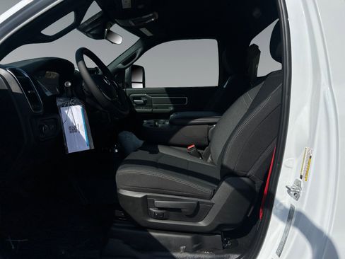 New 2025 RAM 5500 4x4 Regular Cab image 9