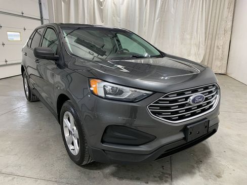 Used 2020 Ford Edge SE image 2