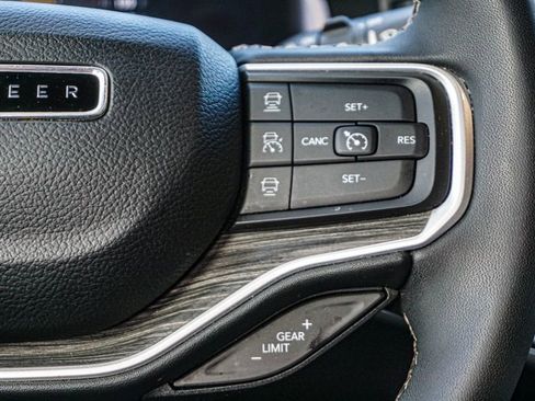 Used 2023 Jeep Wagoneer Series II image 27