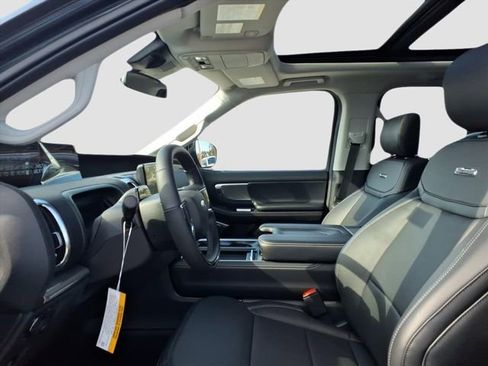 New 2025 Ford Expedition Platinum image 5