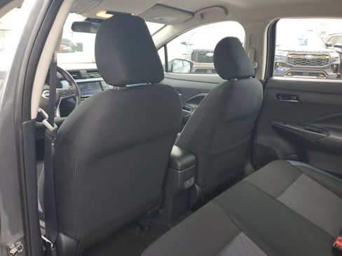 Used 2025 Nissan Versa SV image 13