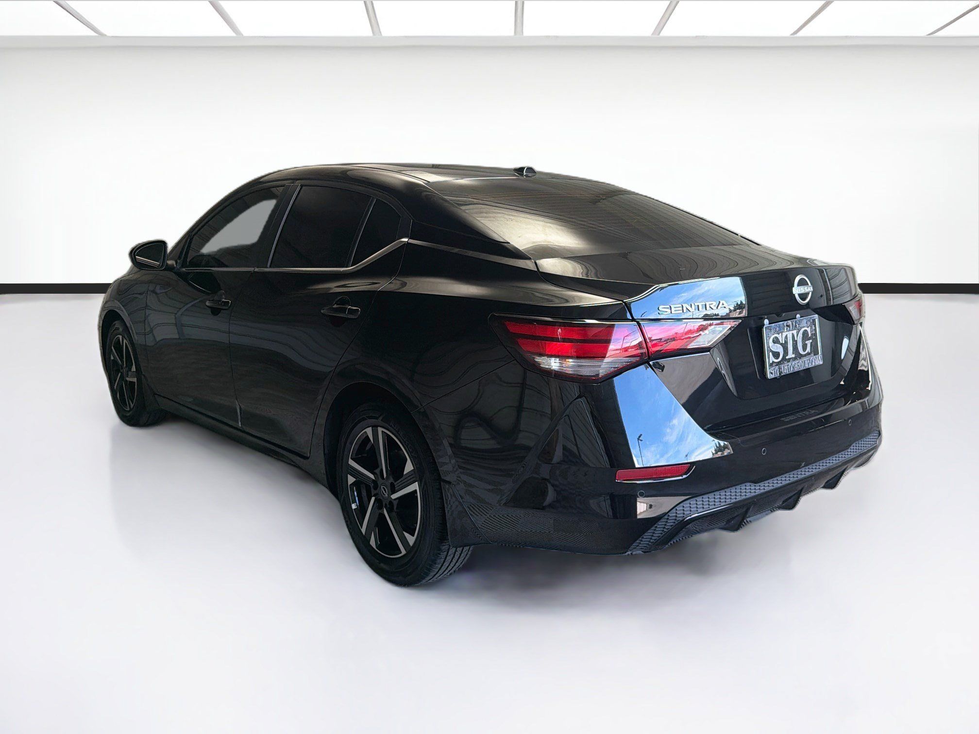 Used 2025 Nissan Sentra SV FWD image 6