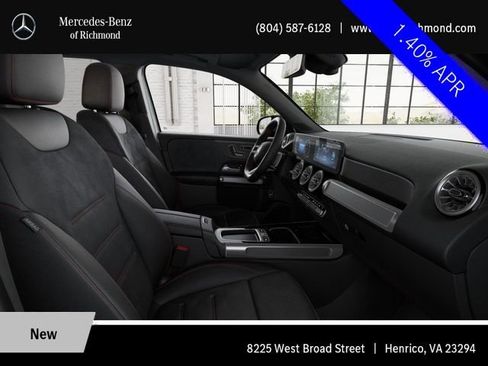 Used 2025 Mercedes-Benz GLB 250 4MATIC image 4