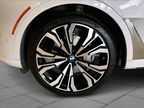 Certified 2023 BMW X7 xDrive40i w/ Premium Package image 11