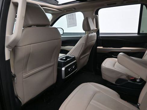 Used 2023 Ford Expedition Limited image 34