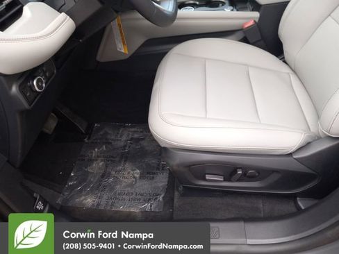 New 2025 Ford Explorer Active w/ Active Comfort Package image 13