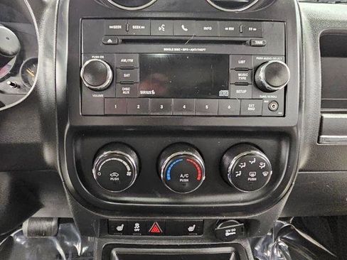 Used 2015 Jeep Patriot High Altitude AWD/4WD image 14