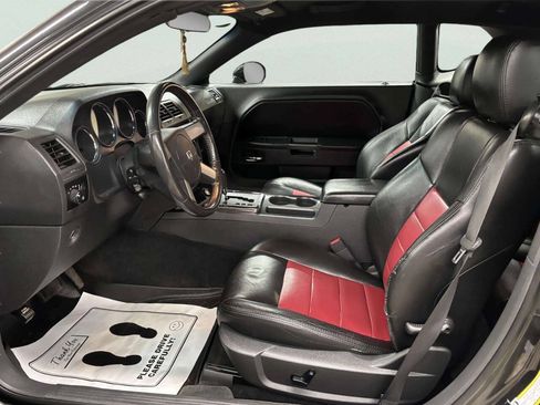 Used 2010 Dodge Challenger R/T RWD image 14
