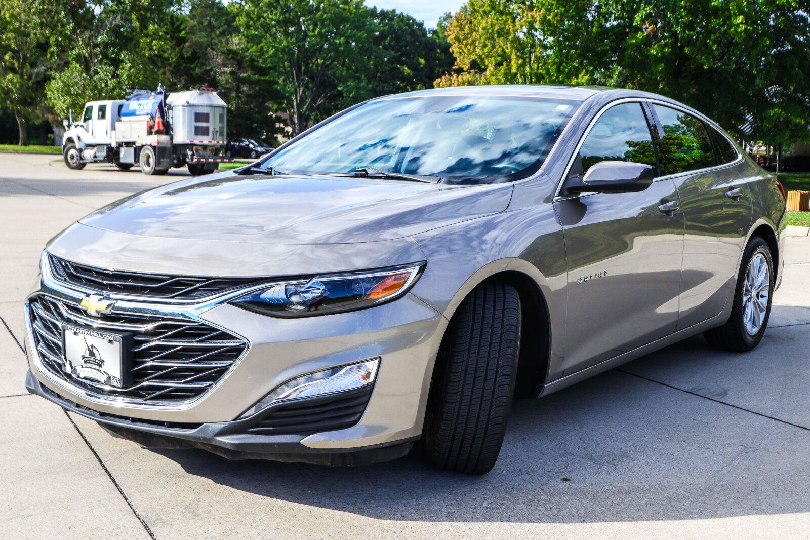 Used 2023 Chevrolet Malibu LT FWD image 3