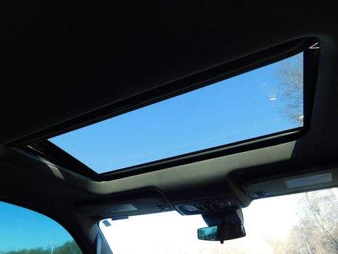 Used 2022 Chevrolet Silverado 1500 LT Trail Boss w/ LT Trail Boss Premium Package image 6