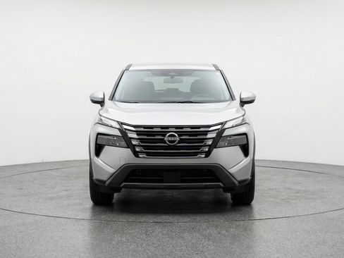 Used 2025 Nissan Rogue SV AWD/4WD image 2