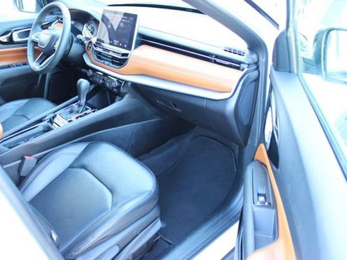Used 2024 Jeep Compass Limited AWD/4WD image 39
