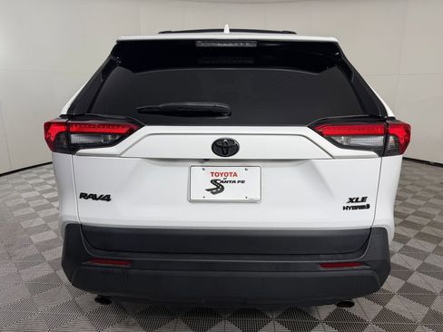 Used 2022 Toyota RAV4 XLE image 9