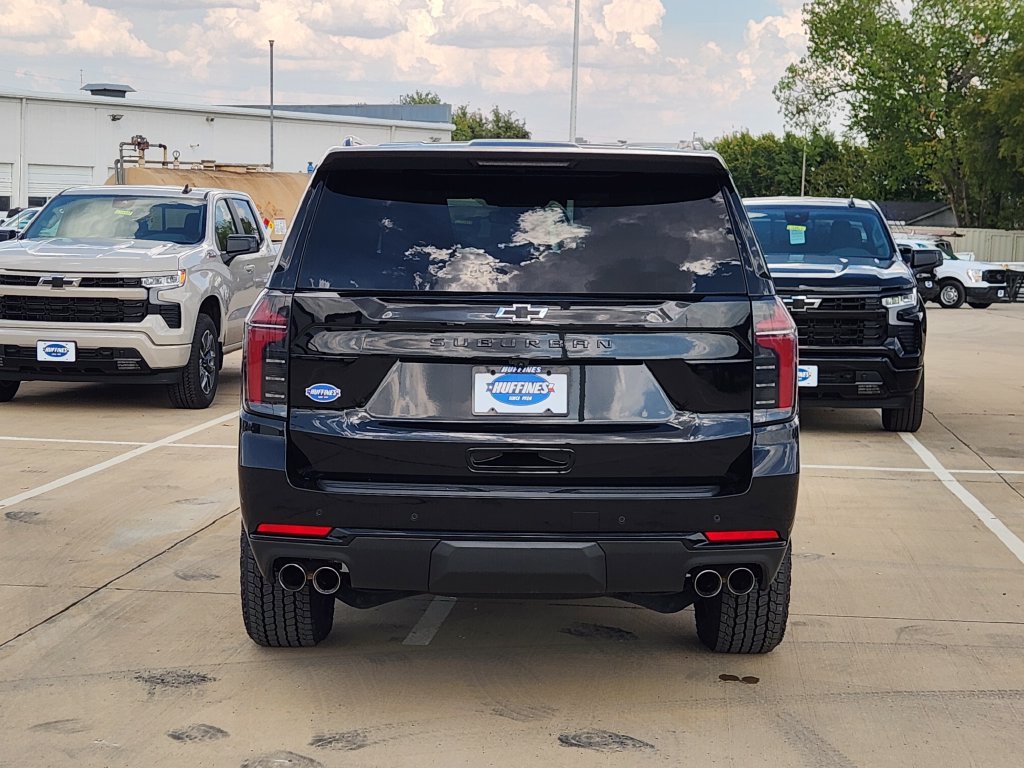 Used 2025 Chevrolet Suburban Z71 AWD/4WD image 6