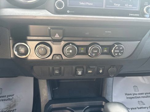 Used 2020 Toyota Tacoma TRD Sport AWD/4WD image 14