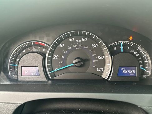 Used 2013 Toyota Camry XLE image 16