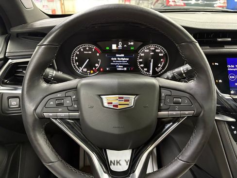 Used 2025 Cadillac XT6 Premium Luxury AWD/4WD image 29