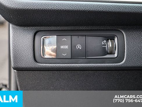 Used 2025 Chevrolet Traverse LT w/ Enhanced Driving Package image 37