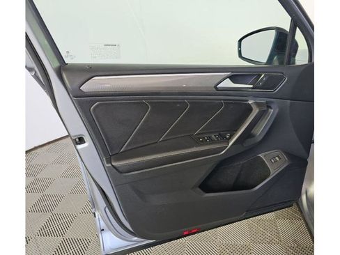 Used 2022 Volkswagen Tiguan SE R-Line image 15