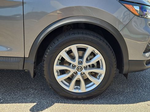 Used 2020 Nissan Rogue Sport SV FWD image 12