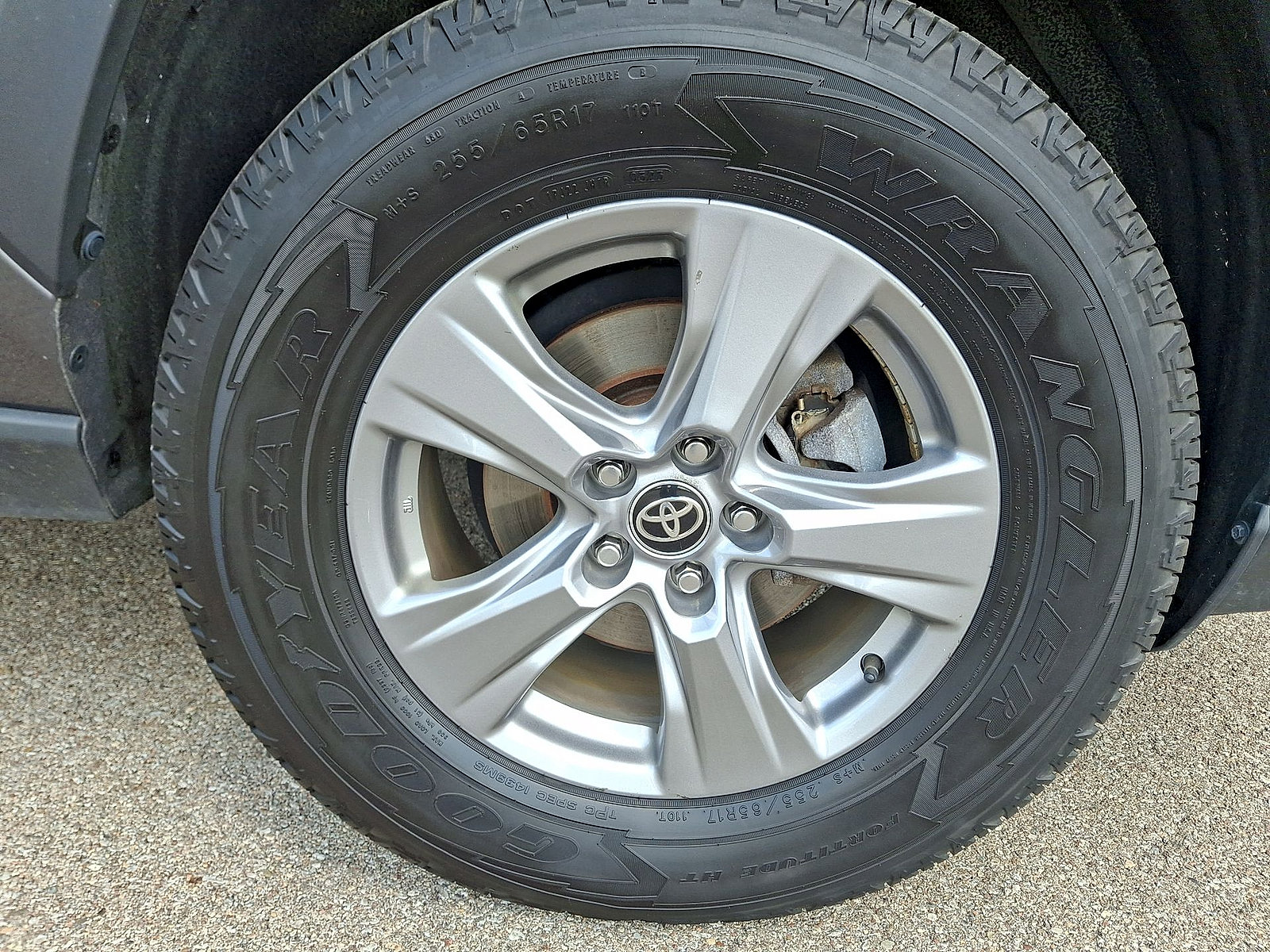 Used 2023 Toyota RAV4 XLE AWD/4WD image 26