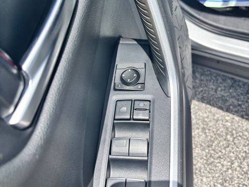 Used 2020 Toyota RAV4 Limited image 14