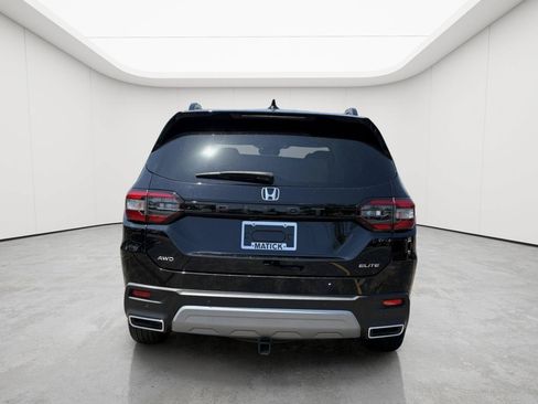 Used 2025 Honda Pilot Elite image 7
