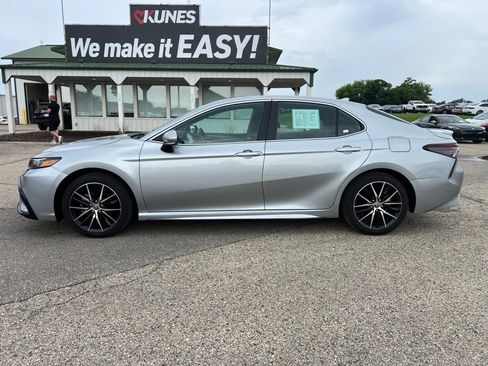 Used 2024 Toyota Camry SE FWD image 5
