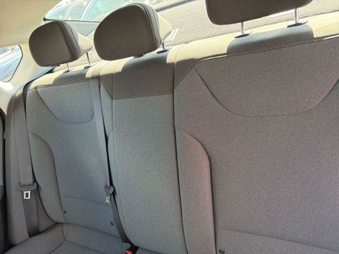 Used 2025 Kia K4 LXS image 37