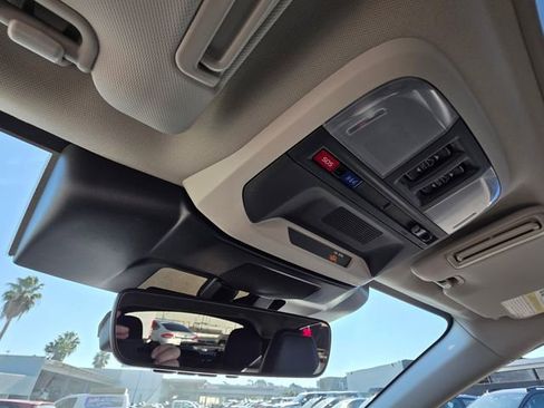 Certified 2024 Subaru Crosstrek 2.5i Limited image 32