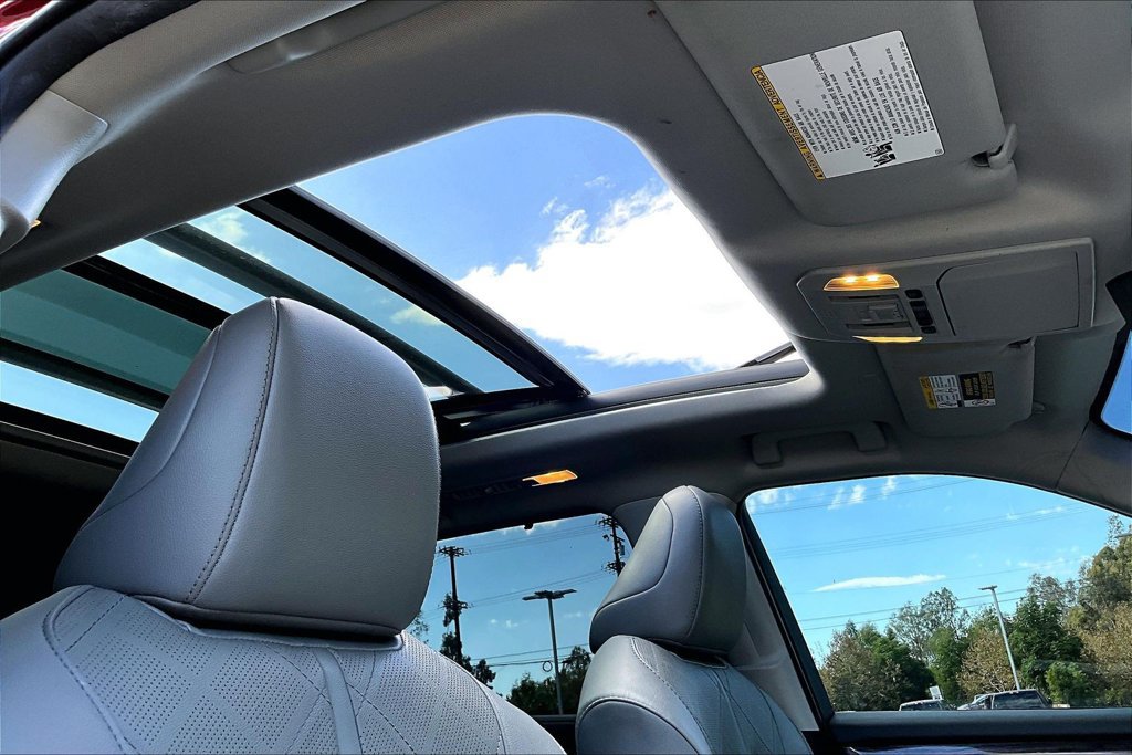 Used 2020 Toyota Highlander Platinum FWD image 14