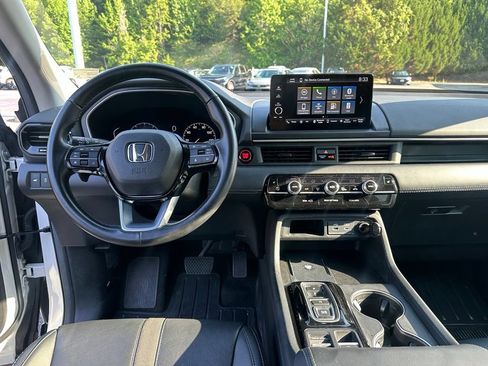 Used 2025 Honda Pilot EX-L image 19