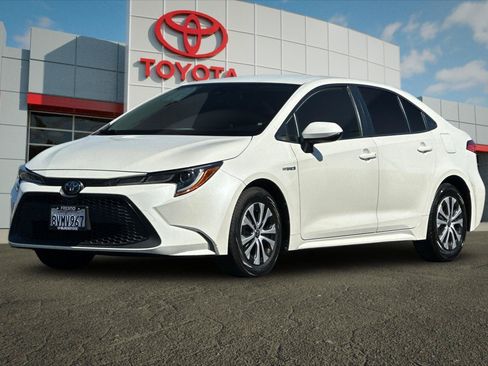 Certified 2021 Toyota Corolla LE w/ Carpet Mat Package (TMS) FWD image 7